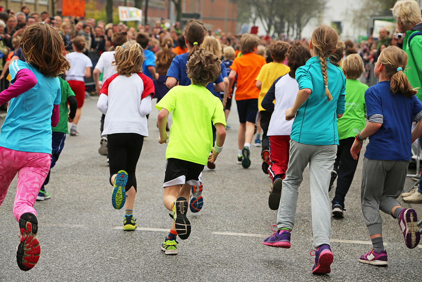 Kinder beim Wettlauf