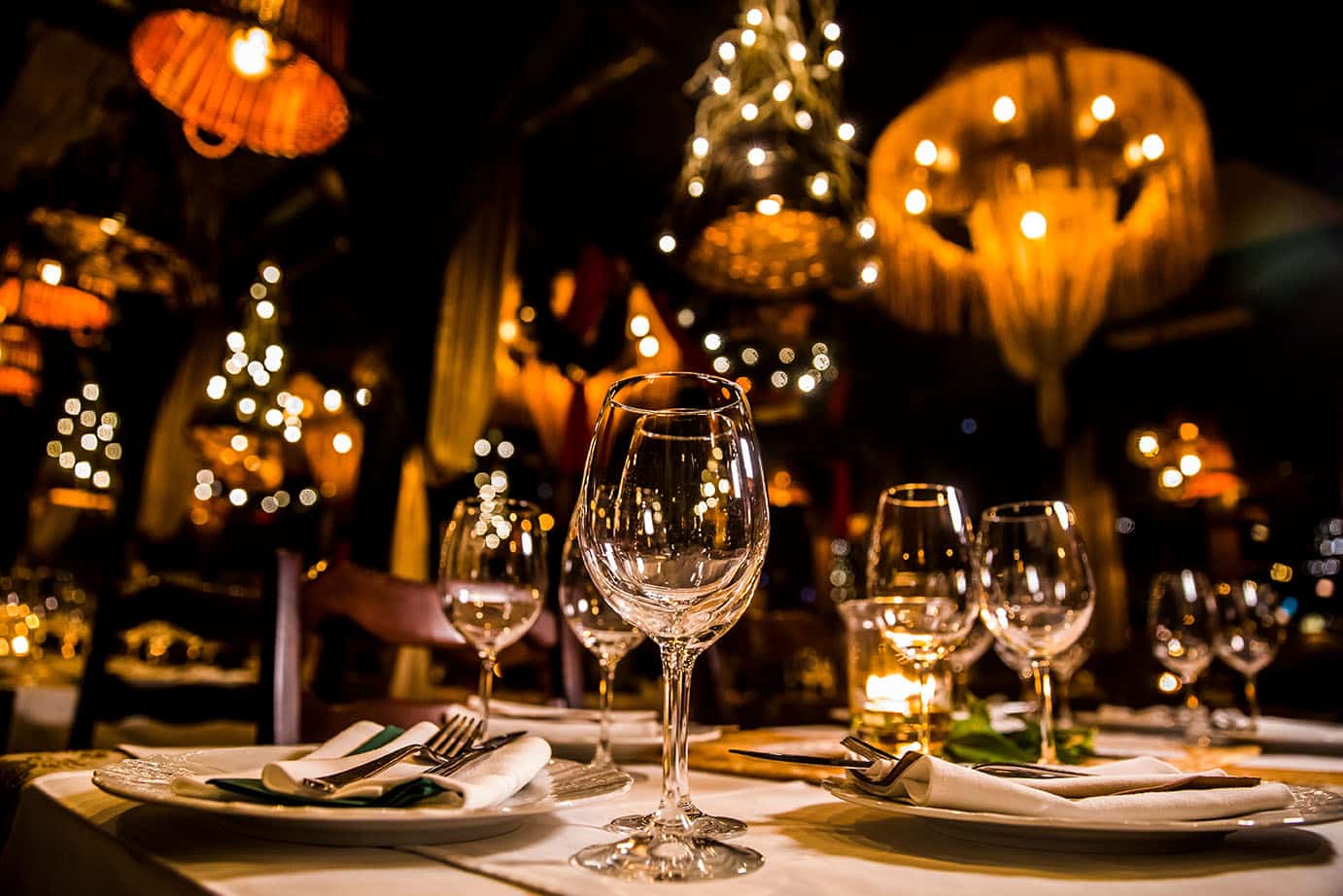 luxury elegant table setting dinner in a restaurant